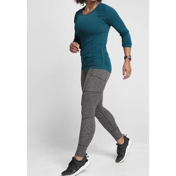 ATHLETA Excursion Tight in Heathered Black Size Medium - Picture 1 of 5